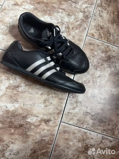 Кроссовки adidas 36,5