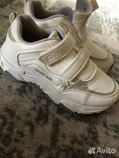 Продам кроссовки для девочки