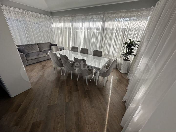 Дом 194 м² на участке 8,8 сот.