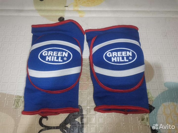 Мячи, боксерские перчатки,ракетка