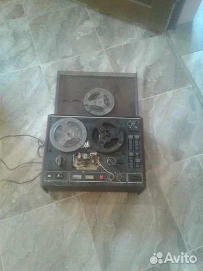 Магнитофон бобинный рабочий