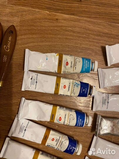 Набор масляных красок и пастель