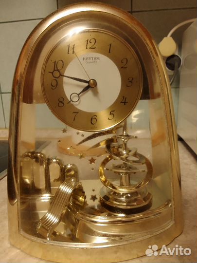 Часы золотые нарядные с вертушкой