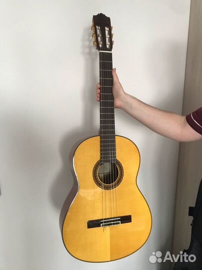 Классическая гитара Yamaha