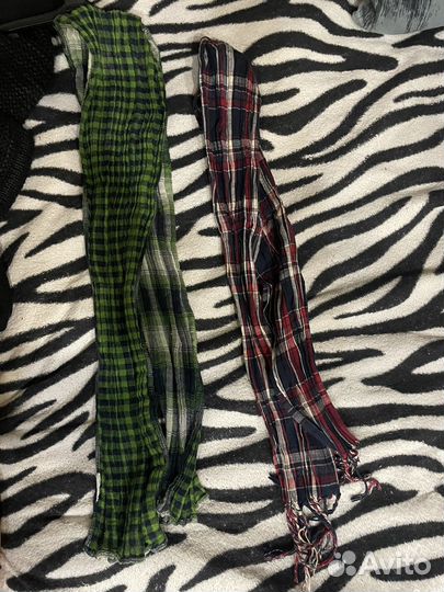 Два шарфа в клетку (зелёный и красный)