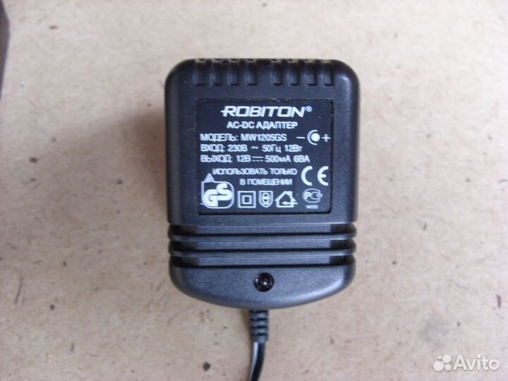 Зарядное устройство Robiton s100
