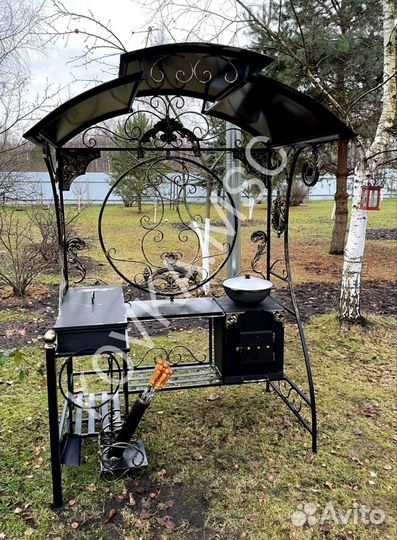 Мангал с крышей