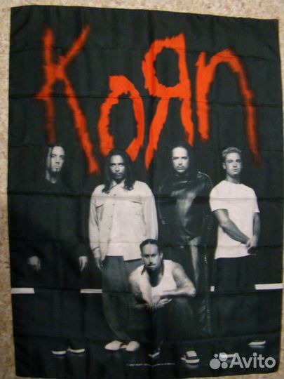 Флаги: Ozzy.Queen.Black Sabbath. Ac/Dc Kiss Korn