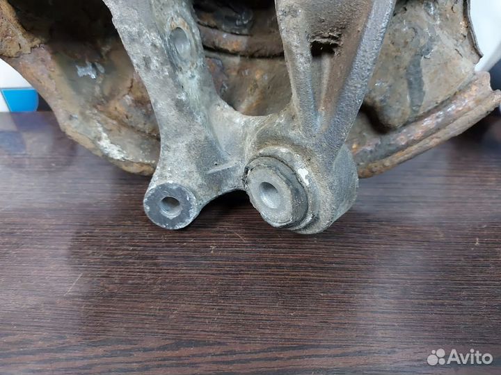 Задний кулак Mercedes W211