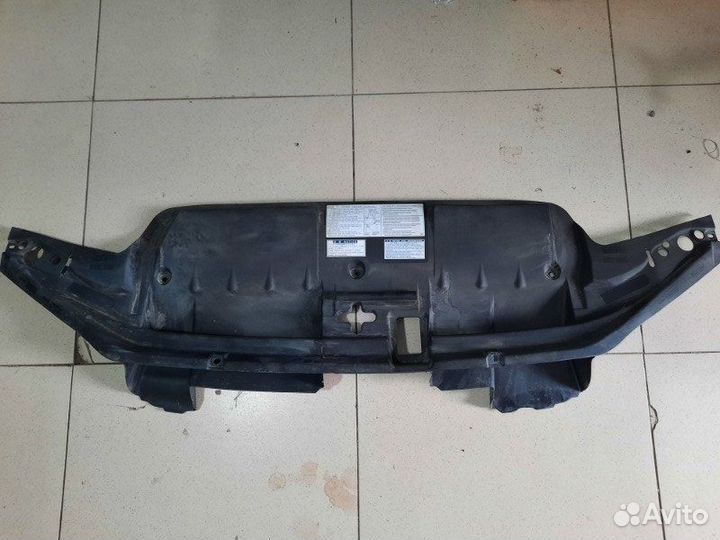 Накладка замка капота передняя Тoyota Land-Cruiser