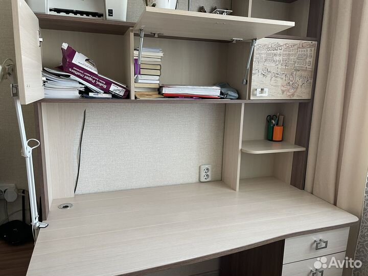 Компьютерный стол, школьный стол