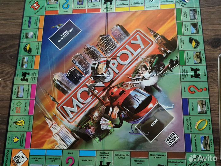 Игра монополия, с банк. картами в жестяной коробке