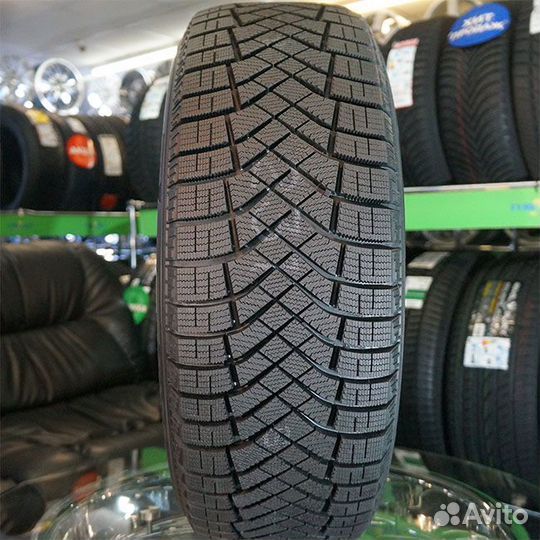 Pirelli Ice Zero FR 255/50 R19