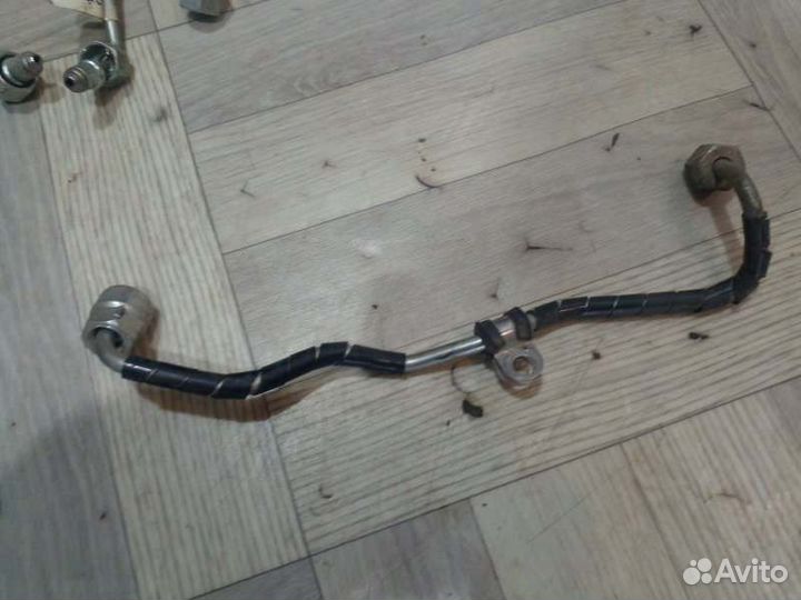 Трубка топливная Land Rover Discovery 4 L319