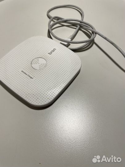 Беспроводной зарядник Bron Qi WCH01