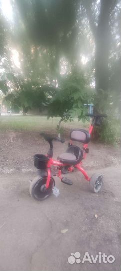 Детский велосипед с ручкой бу