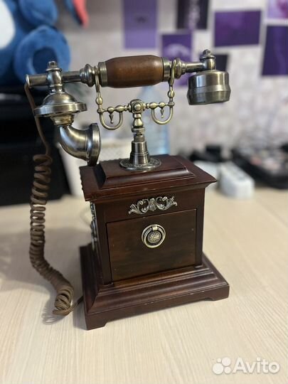 Телефон старинный проводной, стационарный