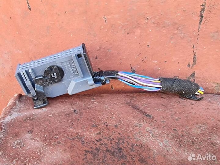 Разъем приборной панели Форд Фокус 2
