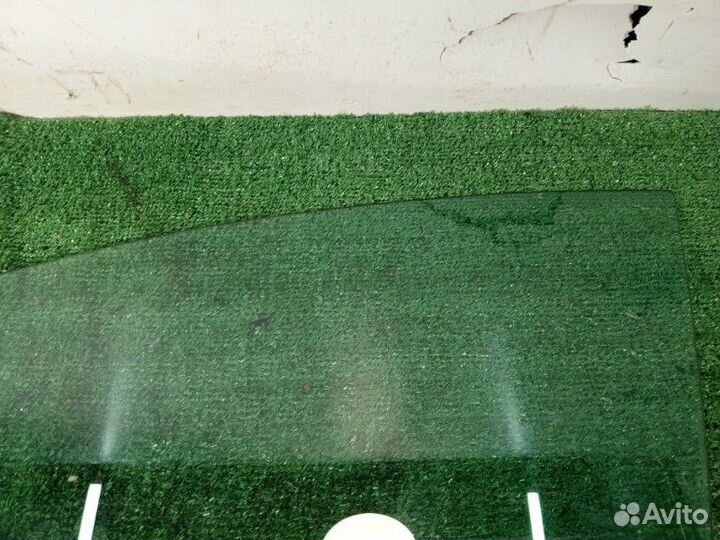 Стекло двери переднее левое Ford Fiesta седан iqje