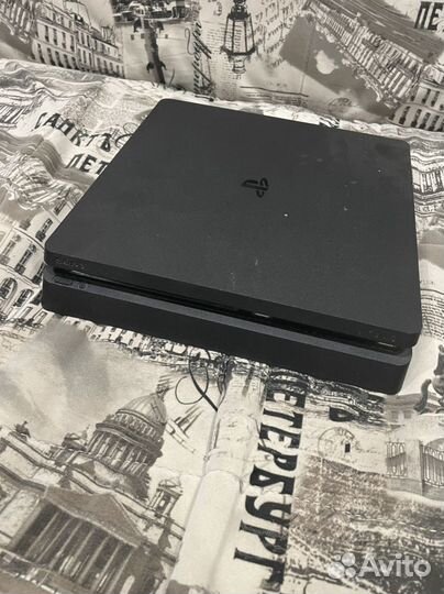 Продаю ps 4. 5 игр, оригинал + 2 джойстика