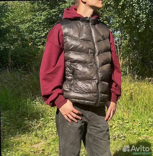 Трендовые жилетки Moncler