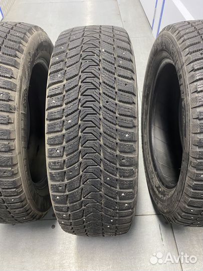 Michelin X-Ice North 3 215/60 R17 100