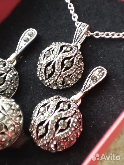 Кулон, кольцо, серьги