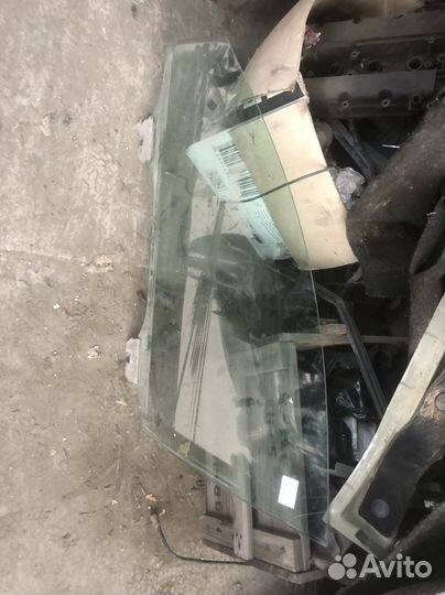 Volkswagen phaeton 2004 стекло переднее левое
