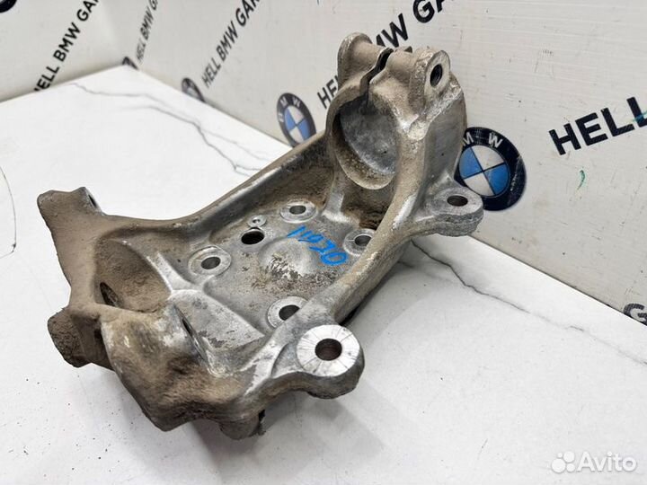 Кулак поворотный правый Bmw 7 E66 2005