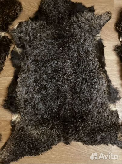 Шкуры длинношерстной козы