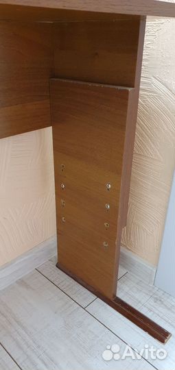 Стол для синтезатора