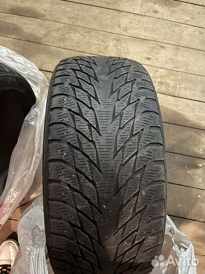 Nokian Tyres Hakkapeliitta R2 245/40 R20