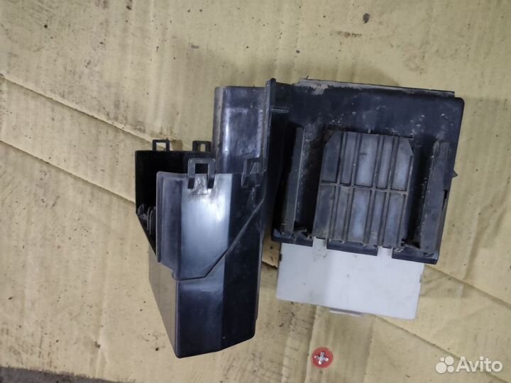 Блок предохранителей Infiniti FX35 FX45 S50 02-09