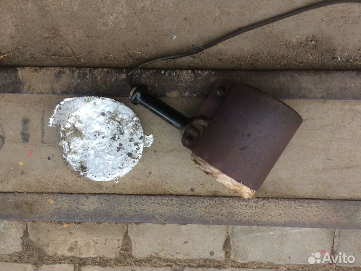 Тигель для плавки свинца