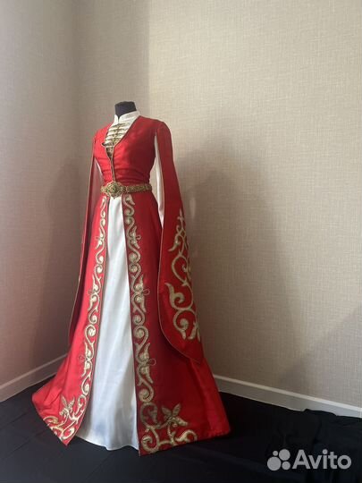 Национальное свадебное платье