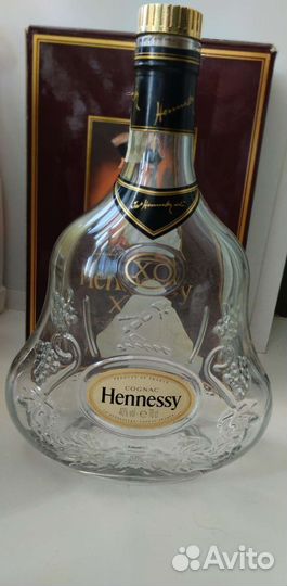 Оригинальная бутылка Hennessy XO