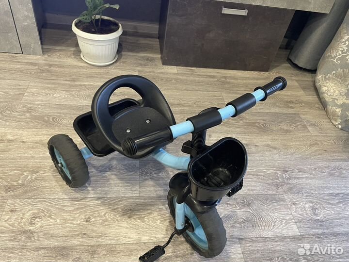 Трехколесный велосипед