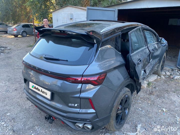 Geely Coolray 1.5 AMT, 2023, битый, 2 500 км