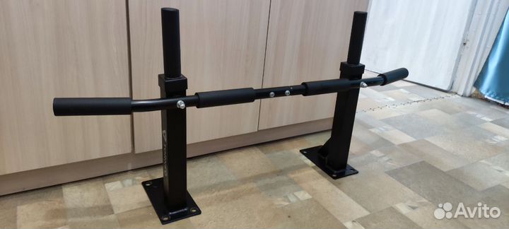 Турник настенный Torneo