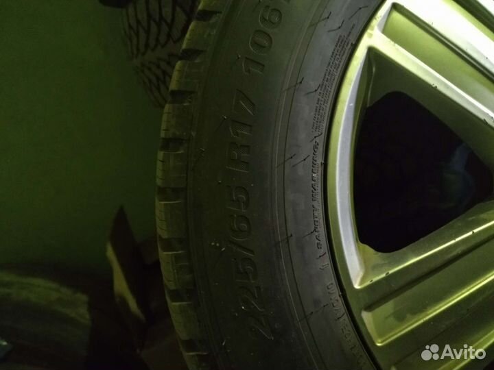 R17 Kumho 722 225/65, PCD 5x114.3 DIA 60.1