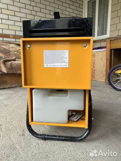 Осушитель воздуха промышленный Master DH 752