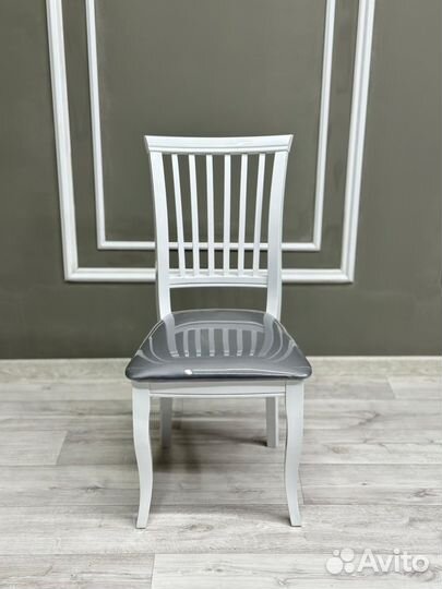 Столы и стулья новые