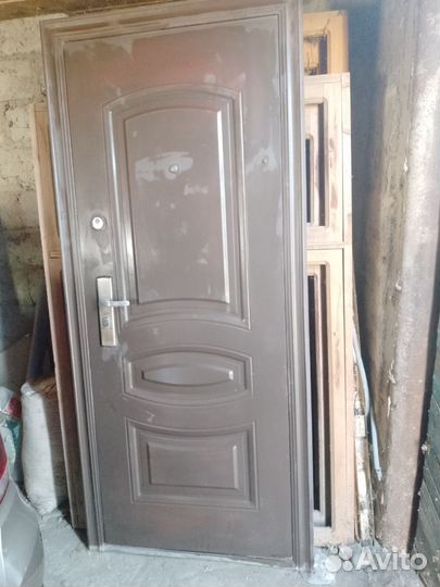 Металлическая дверь бу