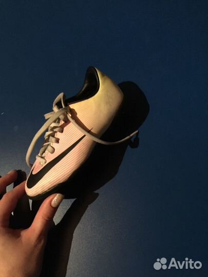 Футбольные бутсы