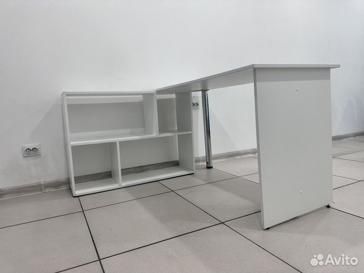 Стол письменный угловой