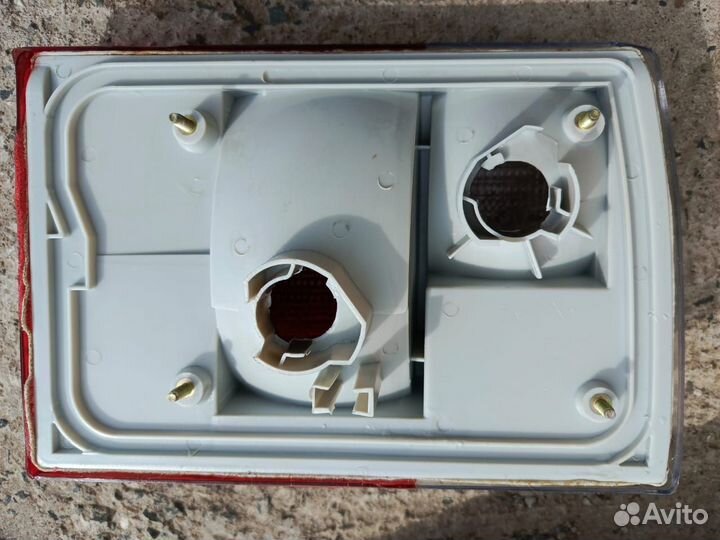 Фонари новые крышки багажника задние Audi 80 b4