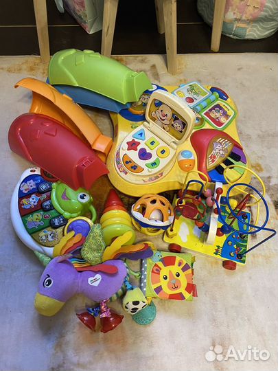 Развивающие игрушки пакетом Стол Fisher Price