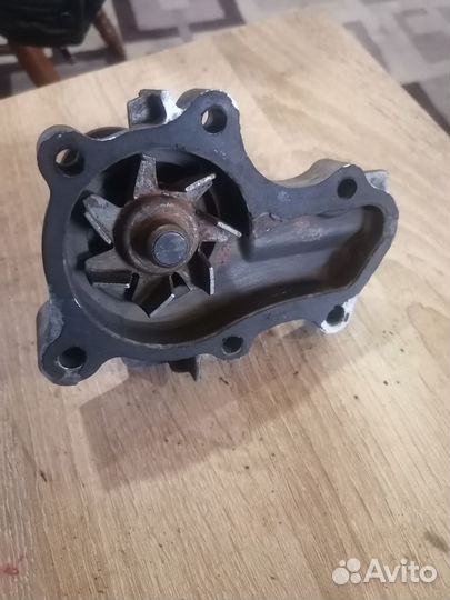 Помпа lancer 9, 4g18. Б/У