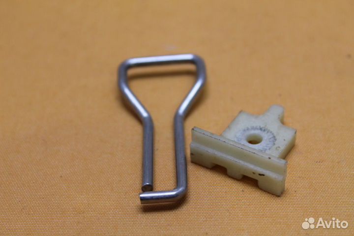 Фиксатор двери Ariston, Indesit C00085024 бу. 3423