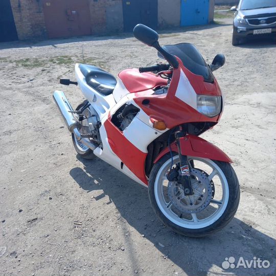 Honda CBR600F2